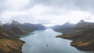 Científicos detectan fuga natural de petróleo en el Estrecho de Magallanes