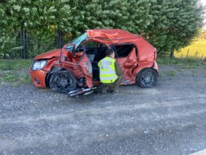 Mujer accidentada en Natales presenta leves mejoras, pero se mantiene en riesgo vital