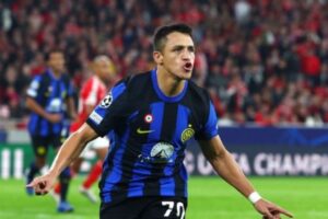 Extécnico de Alexis Sánchez lo llena de elogios y revela una gran anécdota del delantero