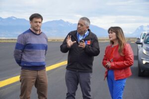 Visitan avance de obras en aeródromo de Natales