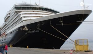 Dos cruceros internacionales recalaron en Punta Arenas