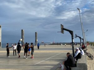 Pocas alternativas los domingos: tildan de “antiturismo” situación en Punta Arenas