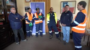 Municipio de Punta Arenas reconoce a recolector que encontró y devolvió millonario bolso