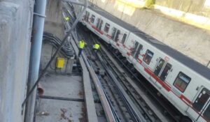 Tren descarriló en la Línea 1 del Metro de Santiago