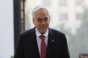 UDI pide retirar todas las querellas contra Piñera y Moreira incluyendo a exministros