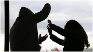 Hombre formalizado por desacato en contexto de violencia intrafamiliar