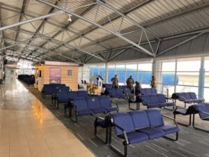 Más de 300 personas fueron evacuadas por maleta abandonada en el aeropuerto