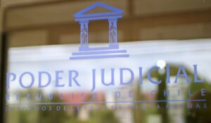 Ordenan al Fisco indemnizar con $100 millones a víctima torturada en base de la FACh