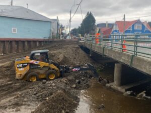 Avanzan los trabajos de limpieza en el Río Las Minas