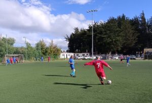 Los cracks del futbolito senior preparan zapatos y canilleras para una nueva jornada