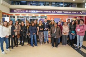 Feria de emprendimiento femenino vivió su primera jornada
