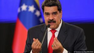 Maduro avanza hacia las elecciones a su medida