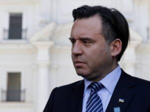 Alcalde Radonich insta a gobernador Flies a generar empleos de emergencia