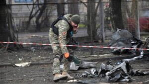 Rusia bombardea Kiev para frenar ofensiva de fuerzas rusas anti Putin en Belgorod