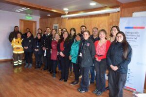 Capacitan a sector público y privado de Puerto Williams