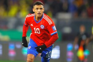 Los históricos aprueban la  capitanía de Alexis en “La Roja”