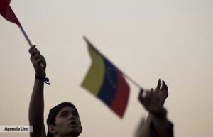 Antichavismo denuncia prohibición para inscribir a su candidata presidencial