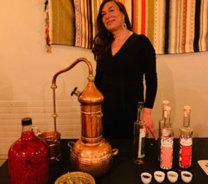 Emprendedora fusiona la agricultura familiar con la identidad local en destilería natalina