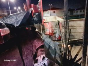 Querella municipal contra dueño de camioneta que chocó el Centro Cultural