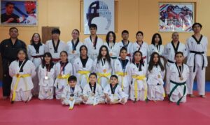 Deportistas magallánicos de taekwondo brillaron en “Copa del Lago 2024”