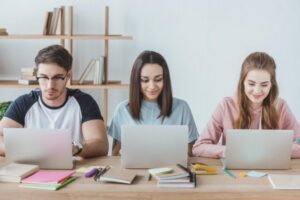 Mineduc entregó resultados de beneficios estudiantiles 2024