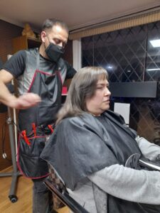 Corte tradicional de pelo predomina como demanda de cara al inicio del  año escolar