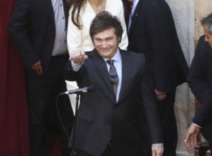 Se disparan mercados de Argentina ante llamado al diálogo de Javier Milei