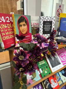 Presentan inédita colección literaria de destacadas mujeres en Biblioteca N°47