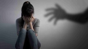 Más de 18 años de cárcel para sujeto que embarazó cuatro veces a la hija de su pareja