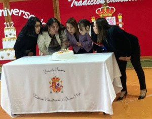 Escuela España apagó  su velita número 112