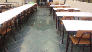 Filtraciones por lluvia dejaron sin clases al Liceo Politécnico