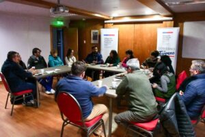 Organizaciones sociales e instituciones participaron en mesa del sector salud en Puerto Williams
