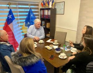 Senador cuestionó propuesta de crear impuestos a turistas extranjeros por hospedaje