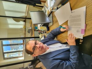 Piden congelar precios de los combustibles Alejandro Avendaño tras alzas