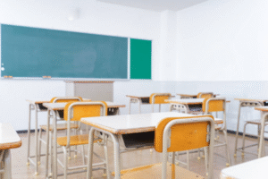 Profesores de Natales inician movilización de “brazos caídos”