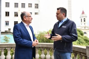 Alcalde pide autorizar a aerolíneas para entregar listados de pasajeros a las policías