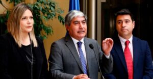 UDI evalúa contrademandar a Giorgio Jackson tras querella contra diputados gremialistas