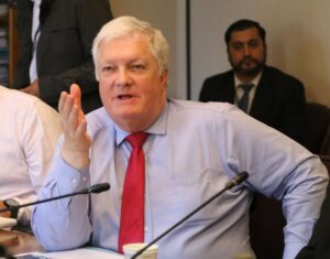 Alejandro Kusanovic y cambio del sistema político: “El Gobierno quiere culpar a la clase política de que no le aprueban los proyectos”