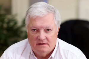 Senador Kusanovic presenta proyecto para que alcaldes sean elegidos por mayoría absoluta