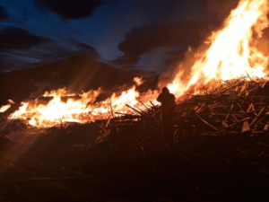 Fuego consumió por completo el exaserradero Tres Lagunas de Timaukel