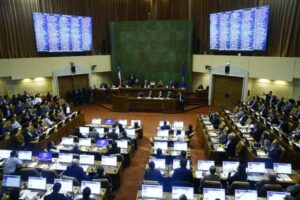 UDI pide urgencia para reforma que reduce el número de diputados