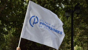 Más de 200 docentes de Natales se adhirieron a  paro de “brazos caídos”