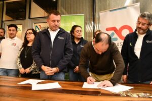 Municipio y Zonaustral firman convenio para la reducción de gases del efecto invernadero
