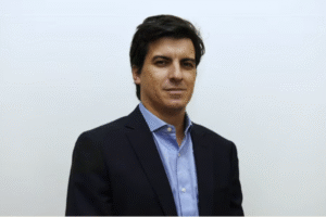Grandes contribuyentes: los desafíos con que asume Sergio Henríquez el SII