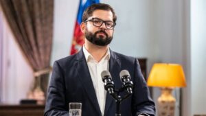 Aprobación de Boric se situó en 26% según encuesta Cadem de esta semana