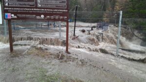 Estado de emergencia provincial por desborde de río en Puerto Williams