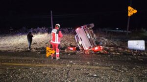 Volcamiento de alta energía deja a cuatro personas lesionadas en Natales