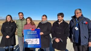 Ministra de Bienes Nacionales realizó entrega de terrenos en Porvenir para diversas obras