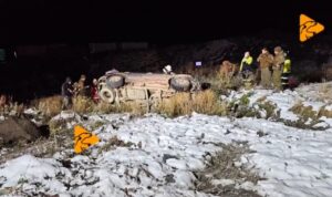 Dos atrapados tras fuerte accidente en Puerto Natales