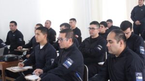 Dictan capacitación para 16 nuevos  funcionarios de la Policía Marítima